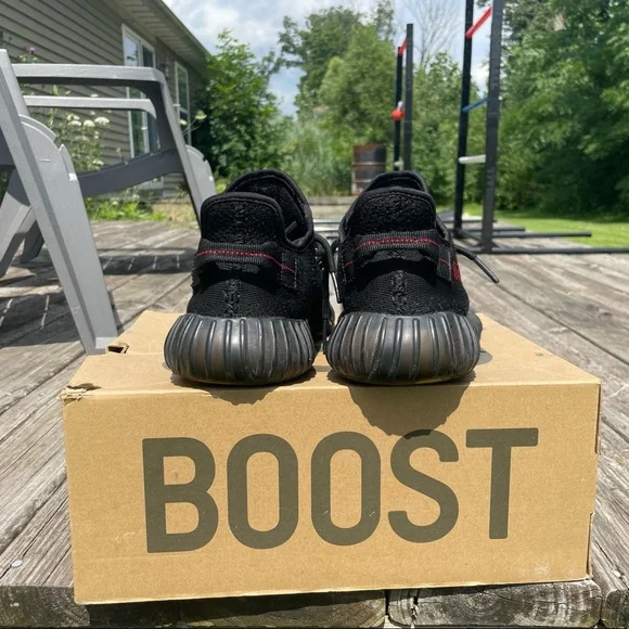 adidas Yeezy Boost 350 V2